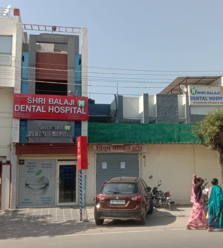 Shri Balaji Dental Hospital - RCT Doctor / Orthodontist / Implantologist in Malviya Nagar / Top Dental Clinic in Jaipur